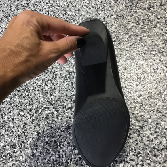 Michael Kors โฆ Lottie Genuine Leather 3.5" Heels Booties (size 7) - Picture 9 of 9